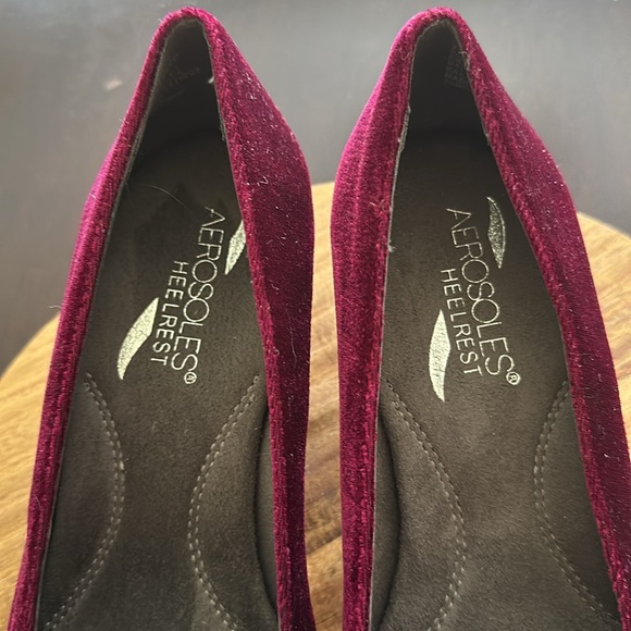 Burgundy velvet kitten heels - Picture 6 of 8